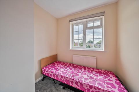 4 Narborough Close, Uxbridge, UB10 8TN