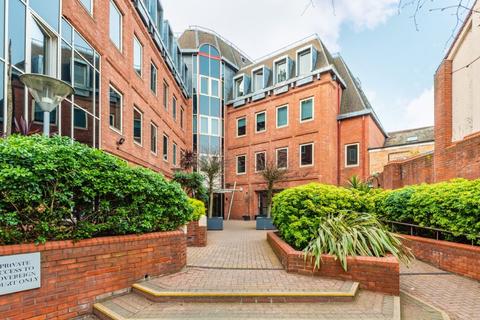Studio to rent, Staines Road, Hounslow TW3