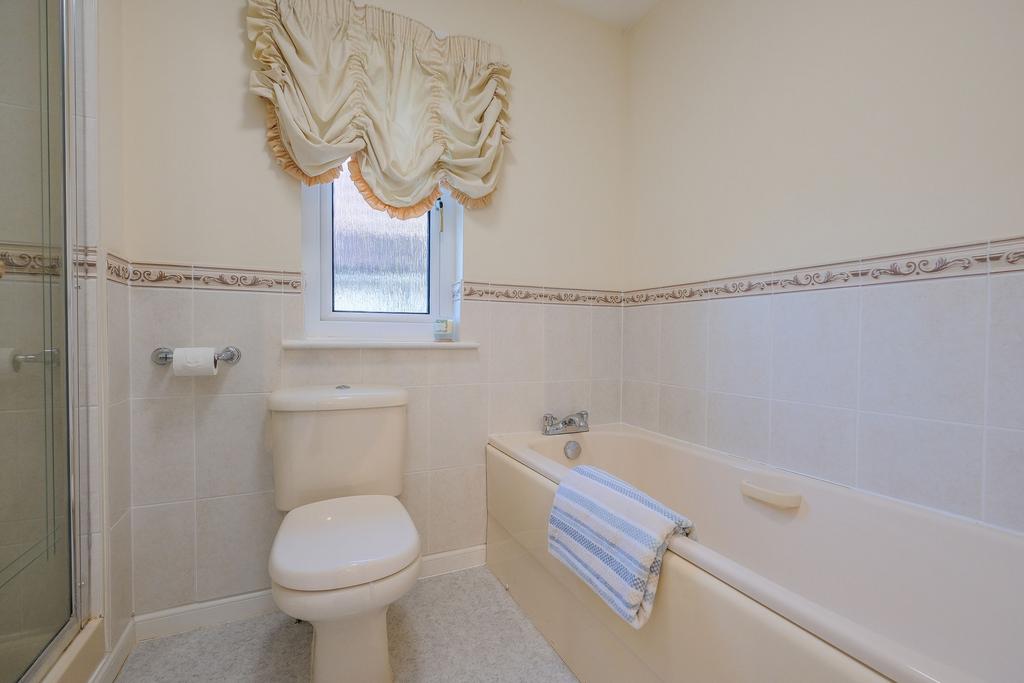Jack &amp; Jill bath &amp; shower room