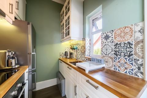 2 bedroom flat for sale, London Road, 1st Floor, Guildford