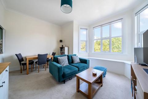 2 bedroom flat for sale, London Road, 1st Floor, Guildford