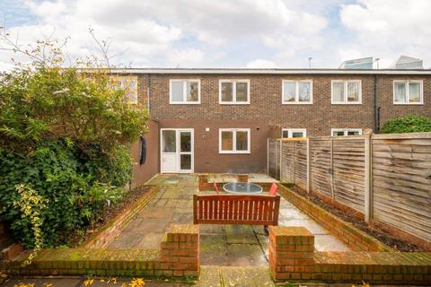 undefined, Smythe Street, Poplar, London, E14