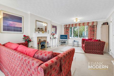 18 Riverside Gardens, Peterborough, PE3 6GE