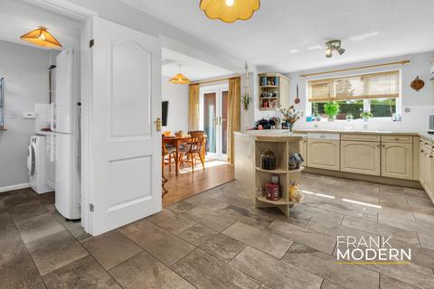 18 Riverside Gardens, Peterborough, PE3 6GE