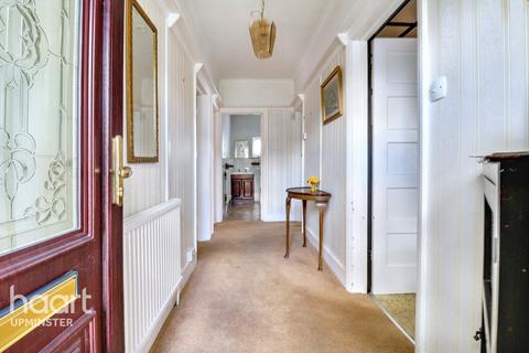 undefined, Upminster RM14