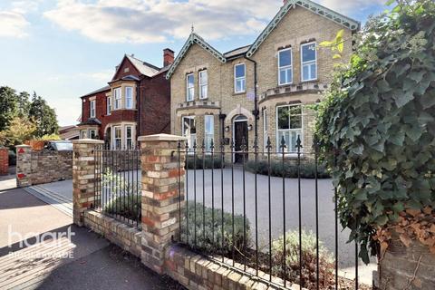 4 bedroom detached house for sale, Bedford Road, Sandy