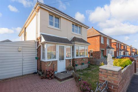 5 bedroom detached house for sale, Vinings Road, Sandown PO36