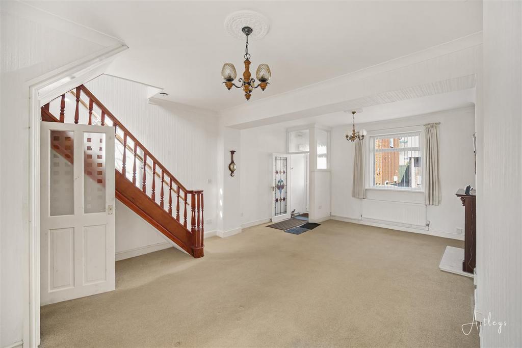 Lounge/Dining Room