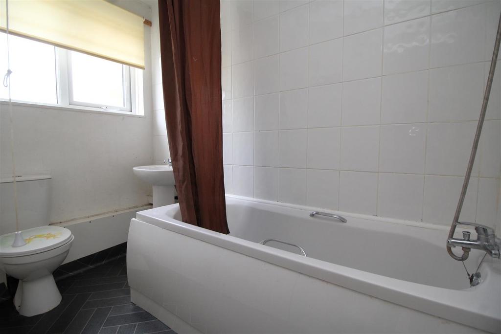Bathroom.JPG