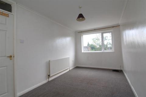 7 Holdfield, Peterborough, PE3 7LW