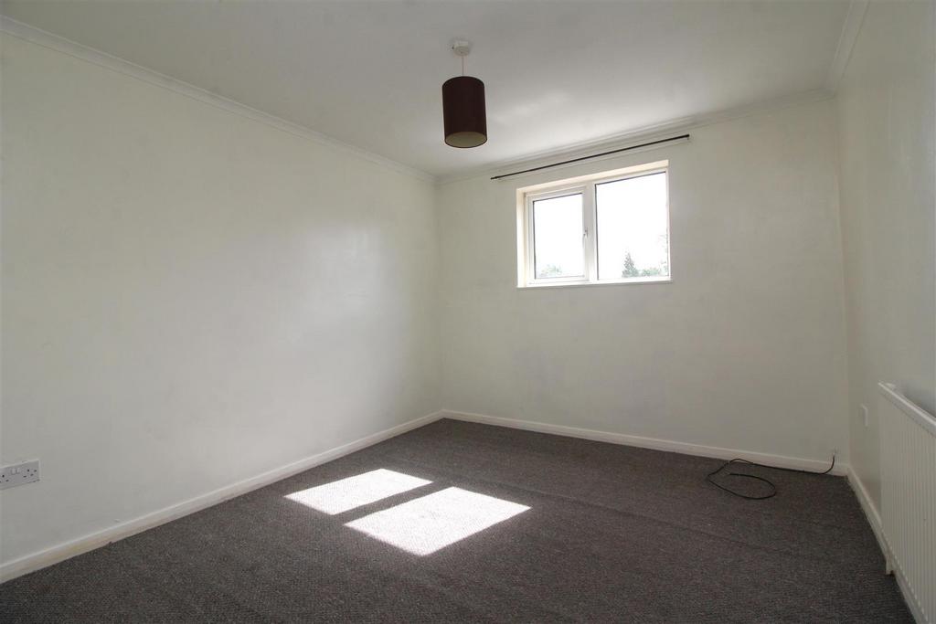 Bedroom 1 .JPG