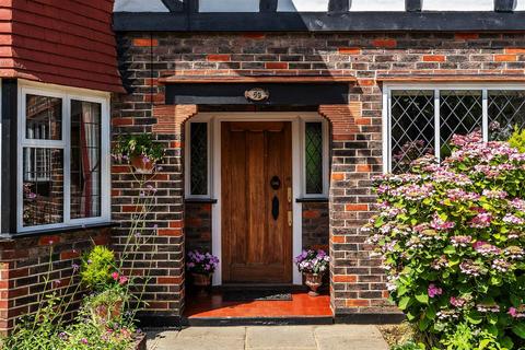 59 Woodbury Drive, Sutton, SM2 5RA
