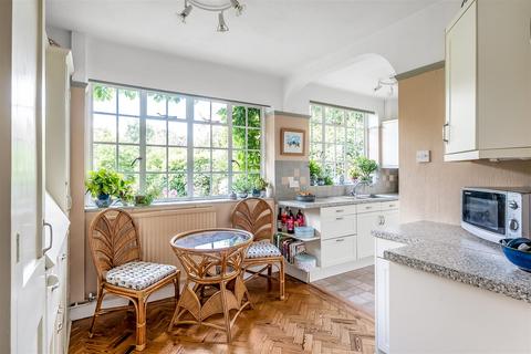 59 Woodbury Drive, Sutton, SM2 5RA