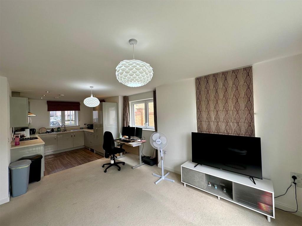 Lounge/Dining Room