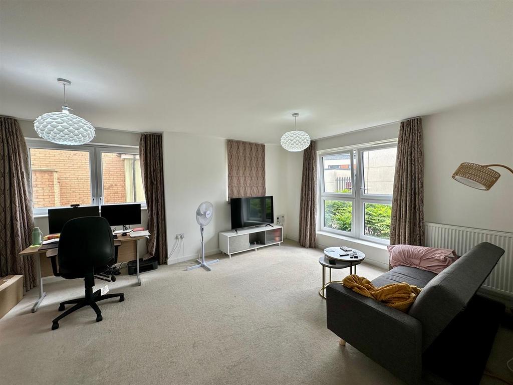 Lounge/Dining Room