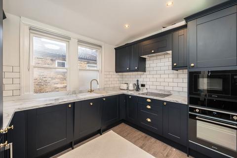 2 bedroom maisonette for sale, Charlmont Road, London SW17