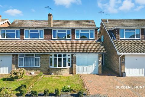 Thorncroft, Hornchurch, RM11