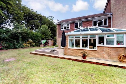Ambleside Close, Crawley RH11