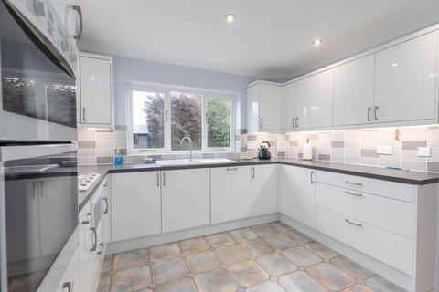 4 bedroom detached house for sale, Charlwood Close, Crawley RH10