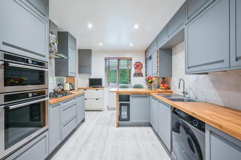 2 bedroom flat for sale, Grange Mansions, Kingston Road, Ewell Village