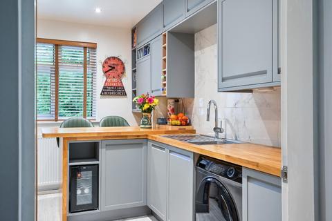 2 bedroom flat for sale, Grange Mansions, Kingston Road, Ewell Village