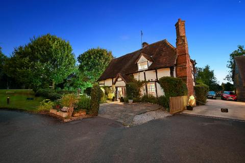 undefined, Moss Lane, Pinner HA5