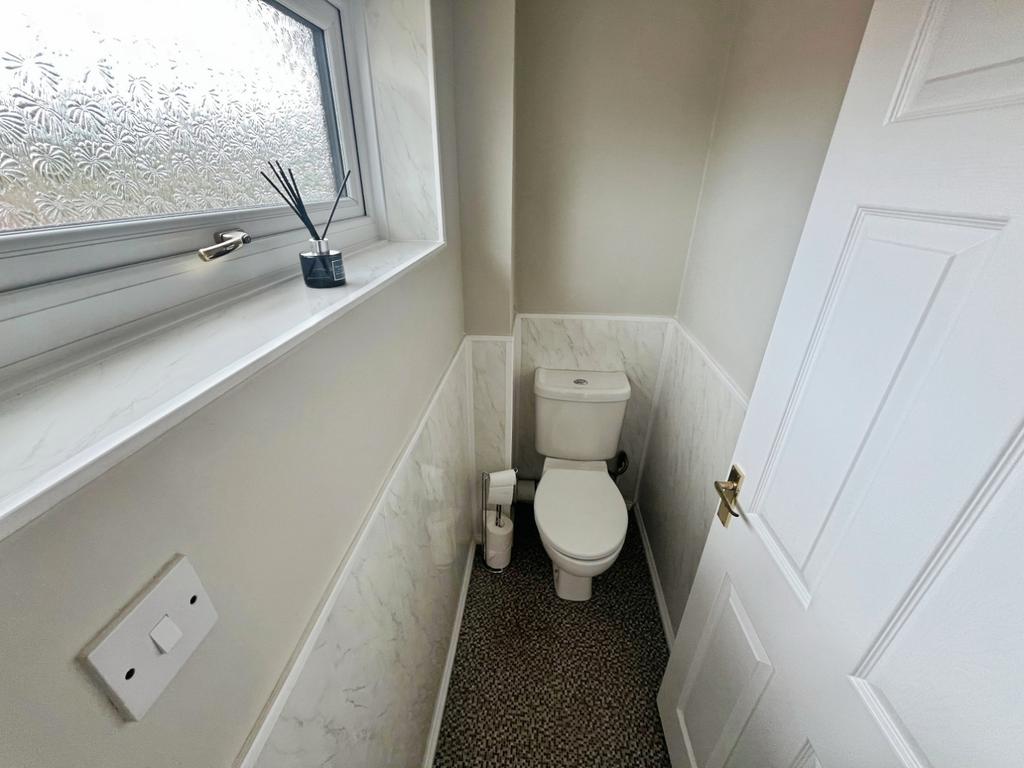 Pbox-bathroom-333062.jpg
