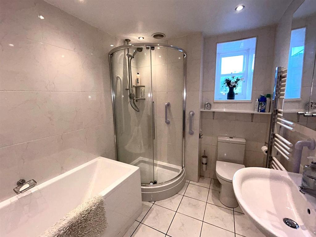 Family bathroom/w.c.