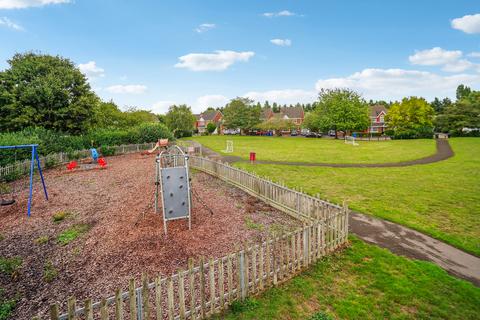 undefined, Heynes Green, Maidenhead, SL6