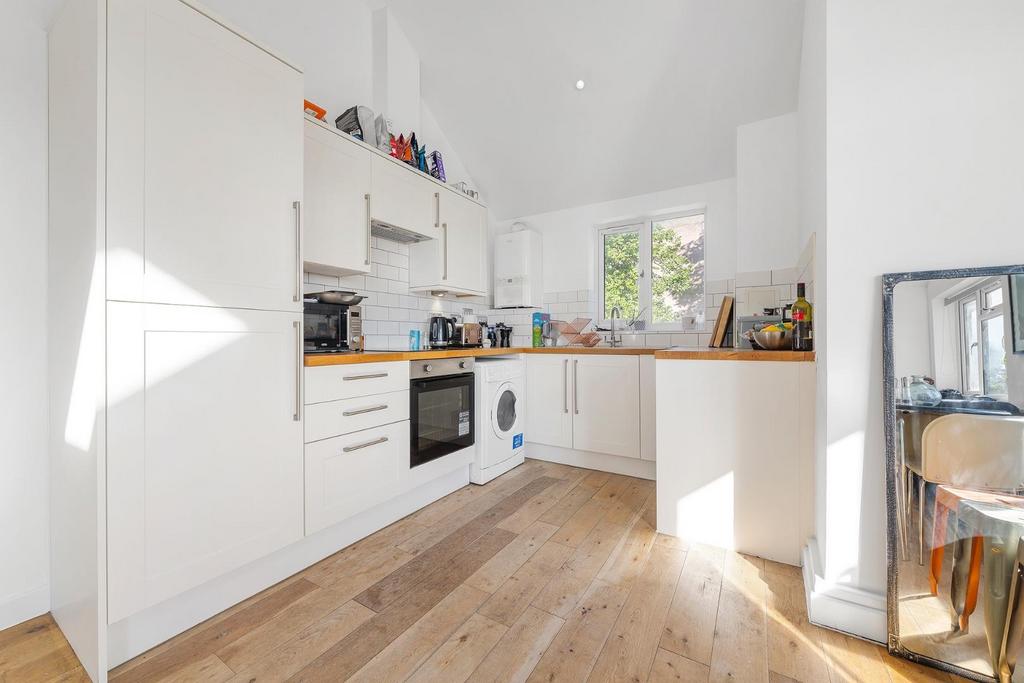 Open play kitchen/ reception (4)
