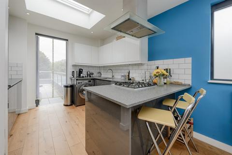 2 bedroom flat for sale, Whitby Apartments, Robson Avenue, London, NW10