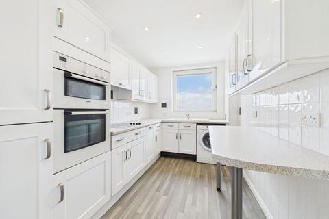 2 bedroom flat for sale, Balcombe Court, West Parade, Worthing, BN11
