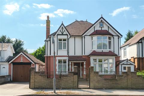 London Road, Twickenham