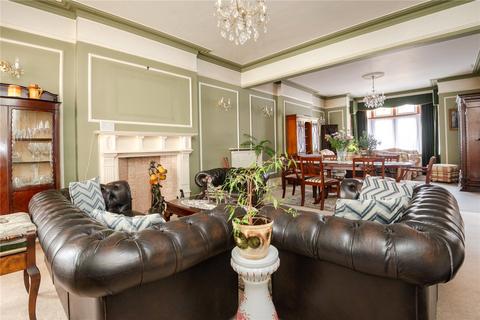 undefined, London Road, Twickenham