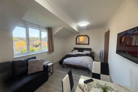 1 bedroom flat for sale, Weydon Lane, Farnham, Surrey, GU9