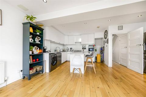undefined, Egerton Road, Twickenham
