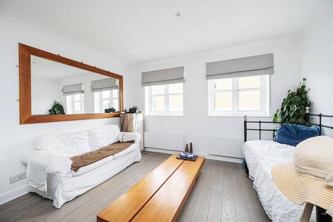 2 bedroom flat to rent, Fuller Close, Bethnal Green, London, E2