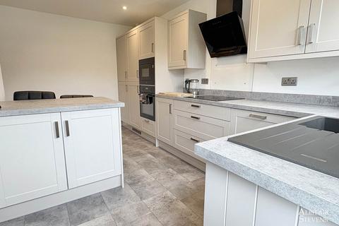 7 Clifton Crescent, Royton, Oldham, OL2 6JF