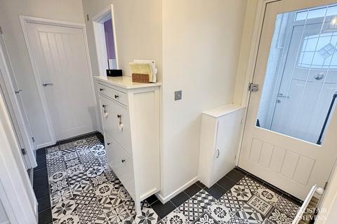 7 Clifton Crescent, Royton, Oldham, OL2 6JF
