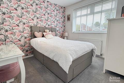 7 Clifton Crescent, Royton, Oldham, OL2 6JF