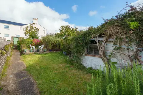 undefined, 5, Main Road, Onchan