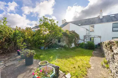 undefined, 5, Main Road, Onchan