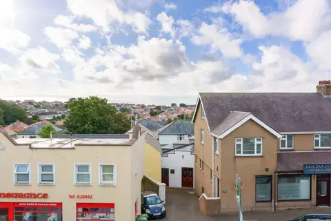 undefined, 5, Main Road, Onchan