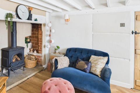 3 bedroom cottage for sale, The Strand, Quainton