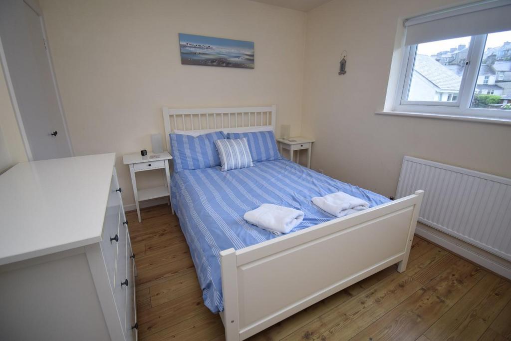 Bedroom 1.JPG