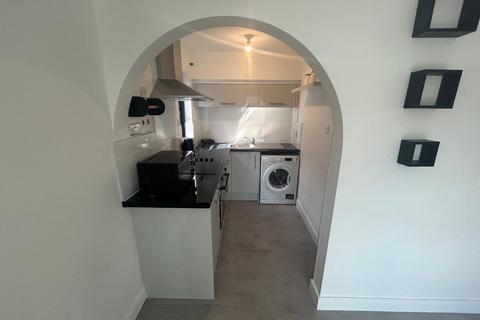 9 Farley Road, Gravesend, DA12 2LT