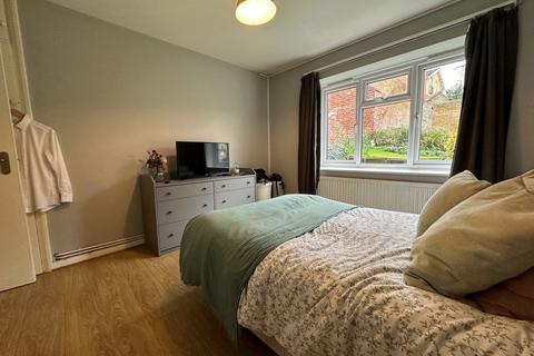 undefined, West Road, Guildford, GU1
