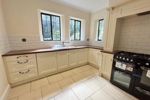 3 bedroom detached house to rent, Primrose Lane, Bingley, West Yorkshire, BD16