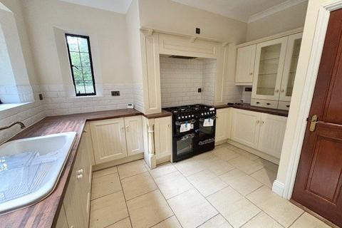3 bedroom detached house to rent, Primrose Lane, Bingley, West Yorkshire, BD16