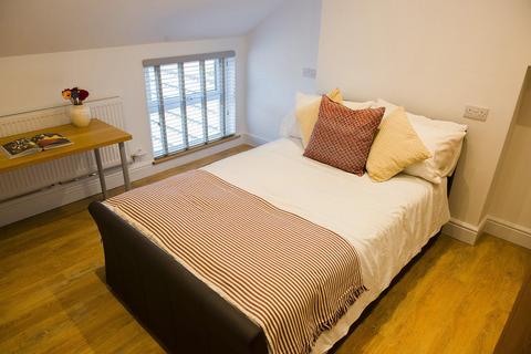 1 bedroom in a house share to rent, Bernard St, Swansea